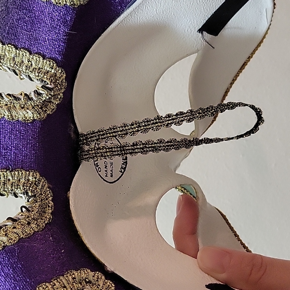 Mask - Picture 5 of 10